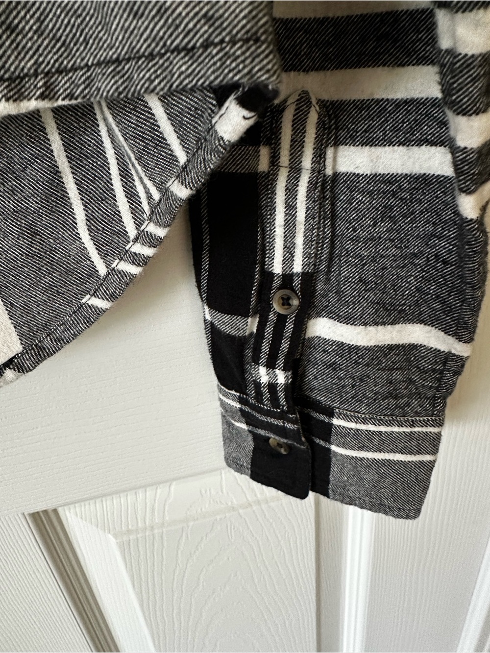 NWT SO Juniors XS Black and White Plaid Shrunken Shirt Hooded - Picture 4 of 16